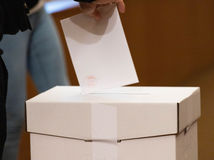 parlamentné voľby 2023, voliči, Žilina, volebná miestnosť, urna