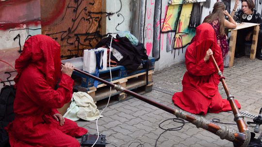 Hudobné vystúpenie skupiny Mocný Puch Lesa.
