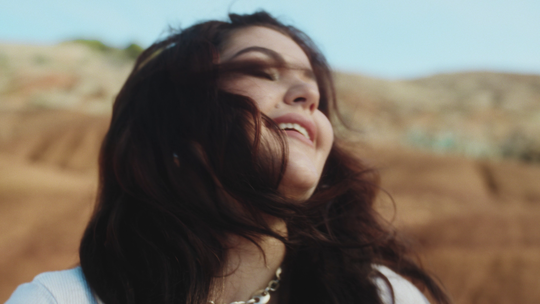 Celeste Buckingham v klipe k piesni Chci tě...