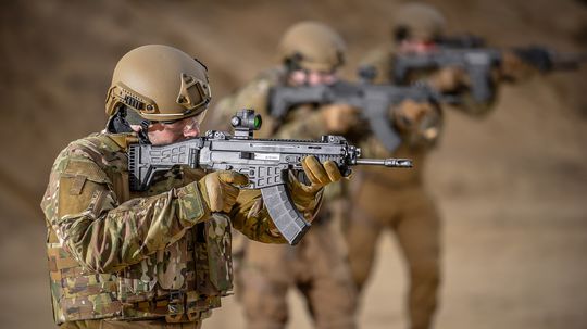 České útočné pušky BREN 2 sa budú vyrábať na Ukrajine