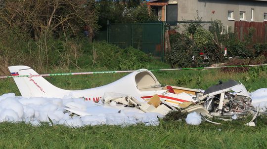 Trosky malého lietadla, ktoré sa zrútilo pri...
