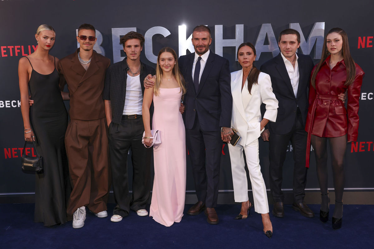 zľava: Mia Regan, Romeo Beckham, Cruz Beckham,...