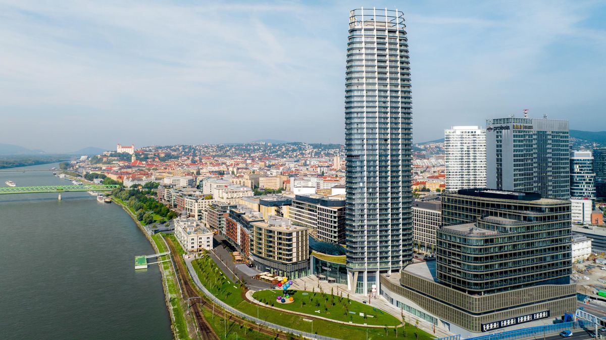 Eurovea Tower je s výškou 168 metrov prvým...