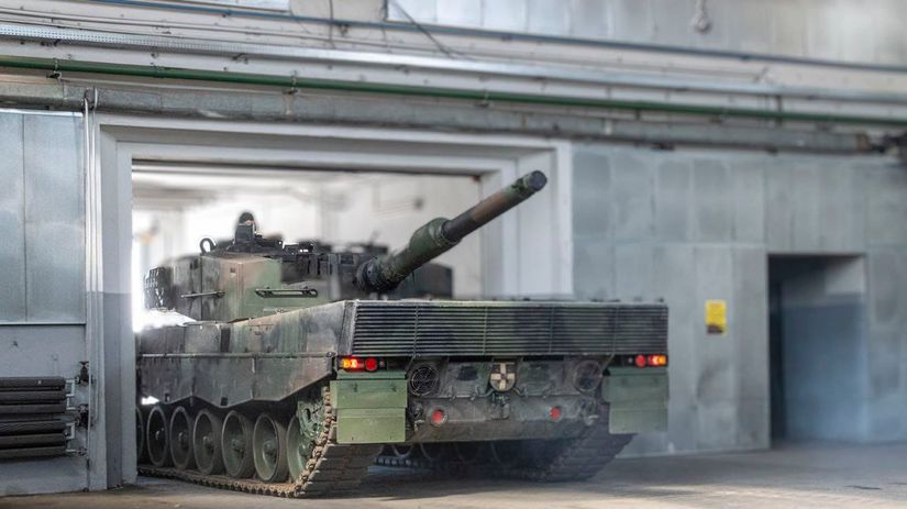 Ukrajinský tank Leopard 2 opravený v Poľsku po...