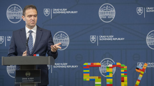 SR vláda schôdza konsolidácia opatrenia MF...