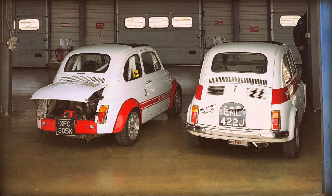 Abarthy často jazdili s otvorenou zadnou...