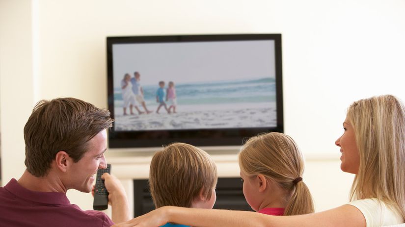 rodina, obývačka, televízor, sledovanie TV