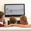 rodina, obývačka, televízor, sledovanie TV