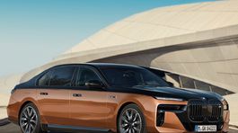 BMW i7 M70 x Drive 2