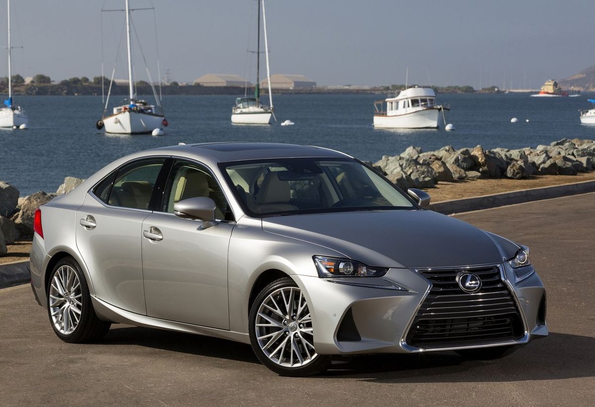 Lexus IS