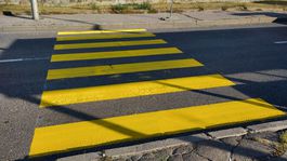 V okolí zastávky Zlaté piesky pribudli nové žlté priechody pre chodcov