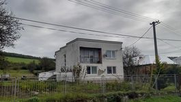 Škody po zemetrasení v obci Ďapalovce