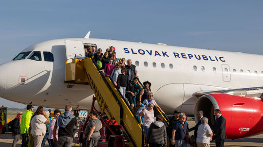 Vládny špeciál priviezol na bratislavské...