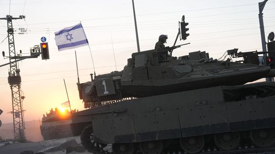 Izrael nemyslí len na obranu, je pripravený na rýchly prechod do útoku. Situáciu prišiel skontrolovať americký generál 