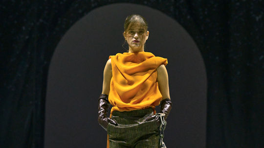 Modelka na prehliadke Martina Hrču a jeho novej...