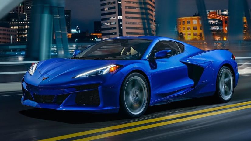 Hybridná Corvette E-Ray má výraznejšiu masku a...
