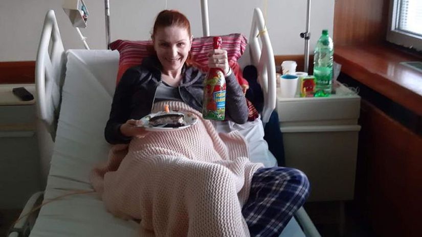 Katka po úspešnej transplantácii na nemocničnom...