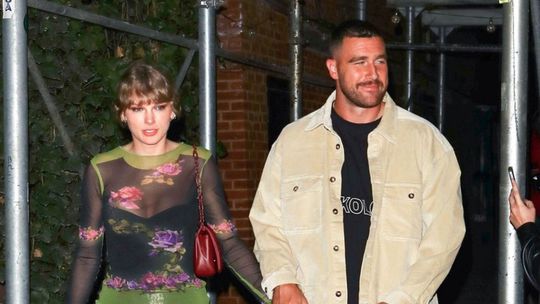 Speváčka Taylor Swift a hráč amerického futbalu...