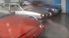 Ford - zatvorené dílerstvo z osemdesiatych rokov