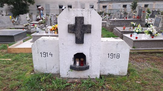 Hroby na cintoríne v Michalovciach.