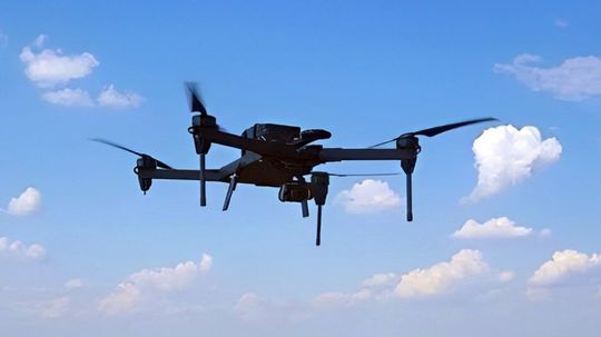 Útočia bez toho, aby ich riadil človek: na Ukrajine prvýkrát použili autonómne zabijacké drony