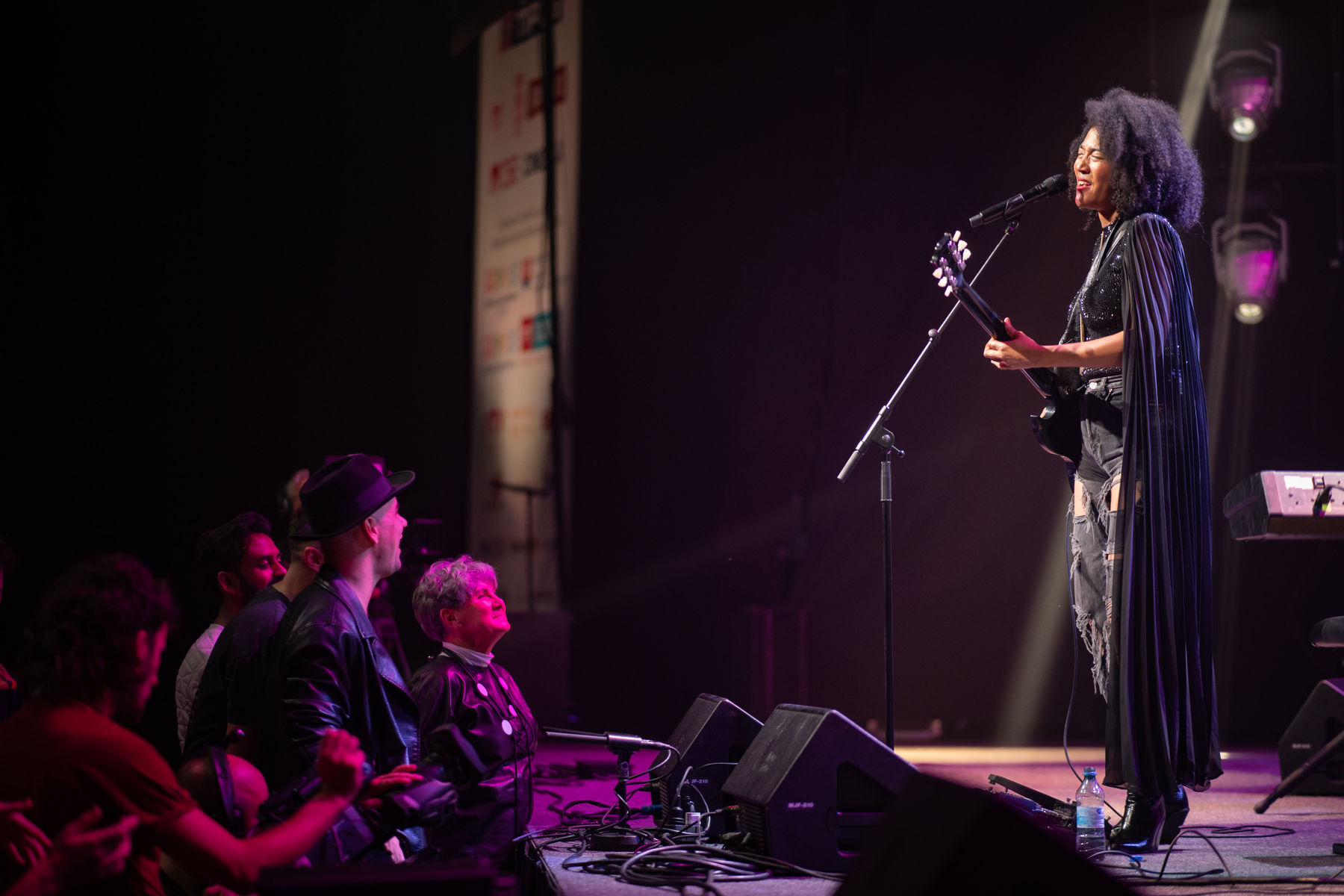 Judith Hill počas koncertu v Bratislave.