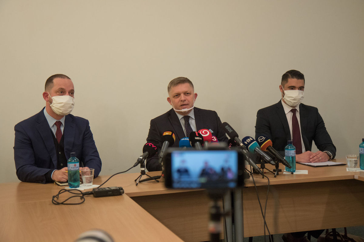 Advokát Marek Para, predseda strany Smer Robert...