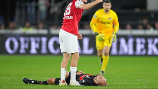 Veľká dráma v Holandsku: Bývalý reprezentant zostal v bezvedomí, najslávnejší klub je prvýkrát na úplnom dne