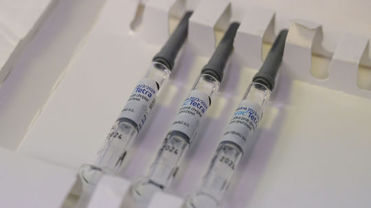Bratislavské nemocnice pre veľký záujem rozšíria kapacity očkovania proti Covidu