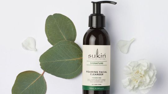 Penové čistiace mlieko Foaming Facial Cleanser...