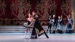 Olga Chelpanova  Odilia  a Andrej Szabo  Rothbart Labutie jazero