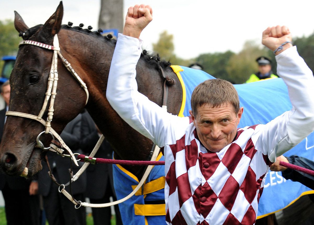 Josef Váňa po triumfe na Veľkej pardubickej 2009.
