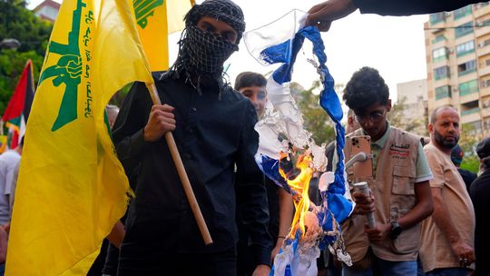 Hizballáh ostreľoval izraelské mesto Kirjat Šmona kaťušami