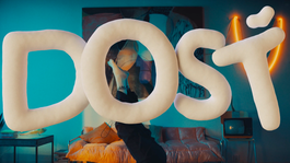Záber z video k piesni Dosť.