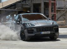 Porsche Cayenne Turbo E-Hybrid Coupe with GT Package - 2023