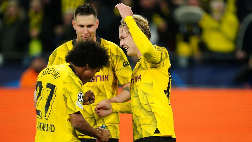 Julian Brandt (napravo) sa teší z druhého gólu...