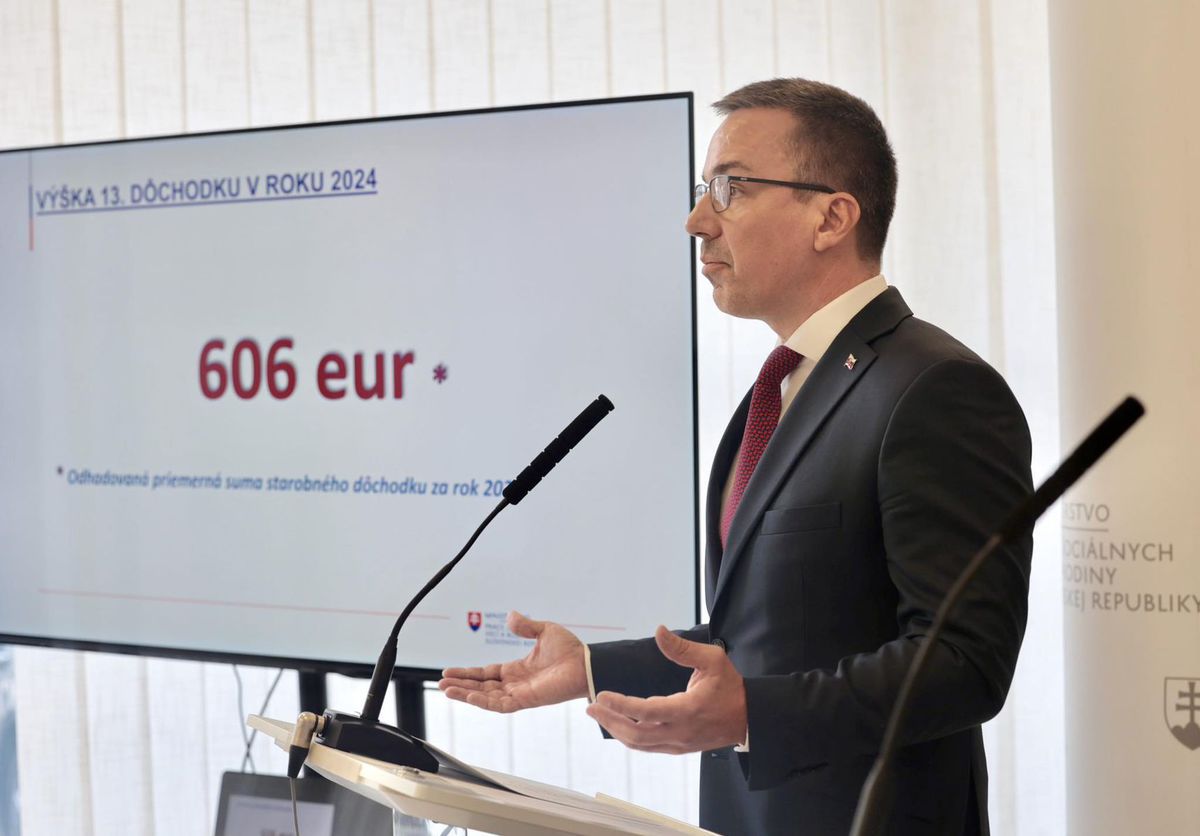 Minister práce Erik Tomáš.