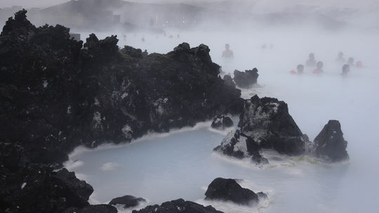 Pravdepodobnosť výbuchu sopky stúpla, na Islande evakuoval 3 000 ľudí