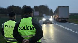 Kolóna / Kamióny / Polícia /