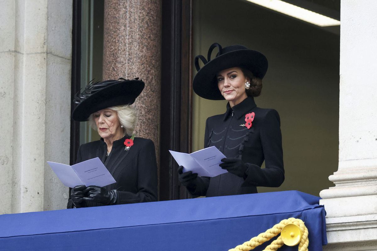 Britská kráľovná Camilla (vľavo) a princezná...