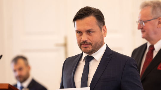 Stachura: Šaško nepostupuje pri končiacich licenciách staníc v súlade so zákonom