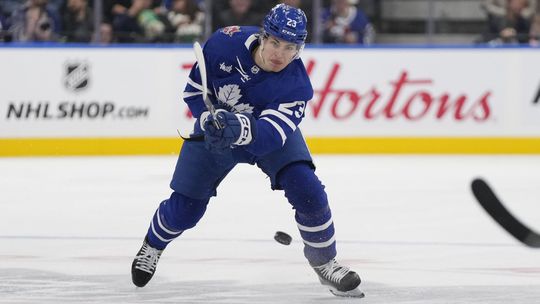 Má 21 rokov, slovenských rodičov a žiari za Toronto. Hviezdička z NHL navštevuje Bratislavu