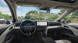 Toyota Camry Hybrid 2025 6