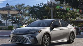 Toyota Camry Hybrid 2025