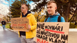 úrad vlády, protest, študenti, novinári