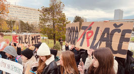 úrad vlády, protest, študenti, novinári
