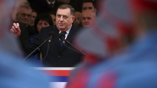 Vodca bosnianskych Srbov Dodik tvrdí, že krajina smeruje k 