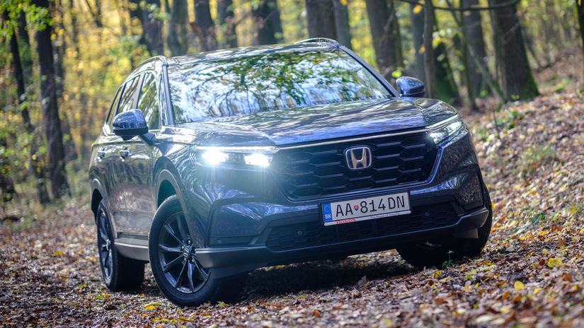 Nové CR-V sa tvári drsnejšie ako predtým. Maska...