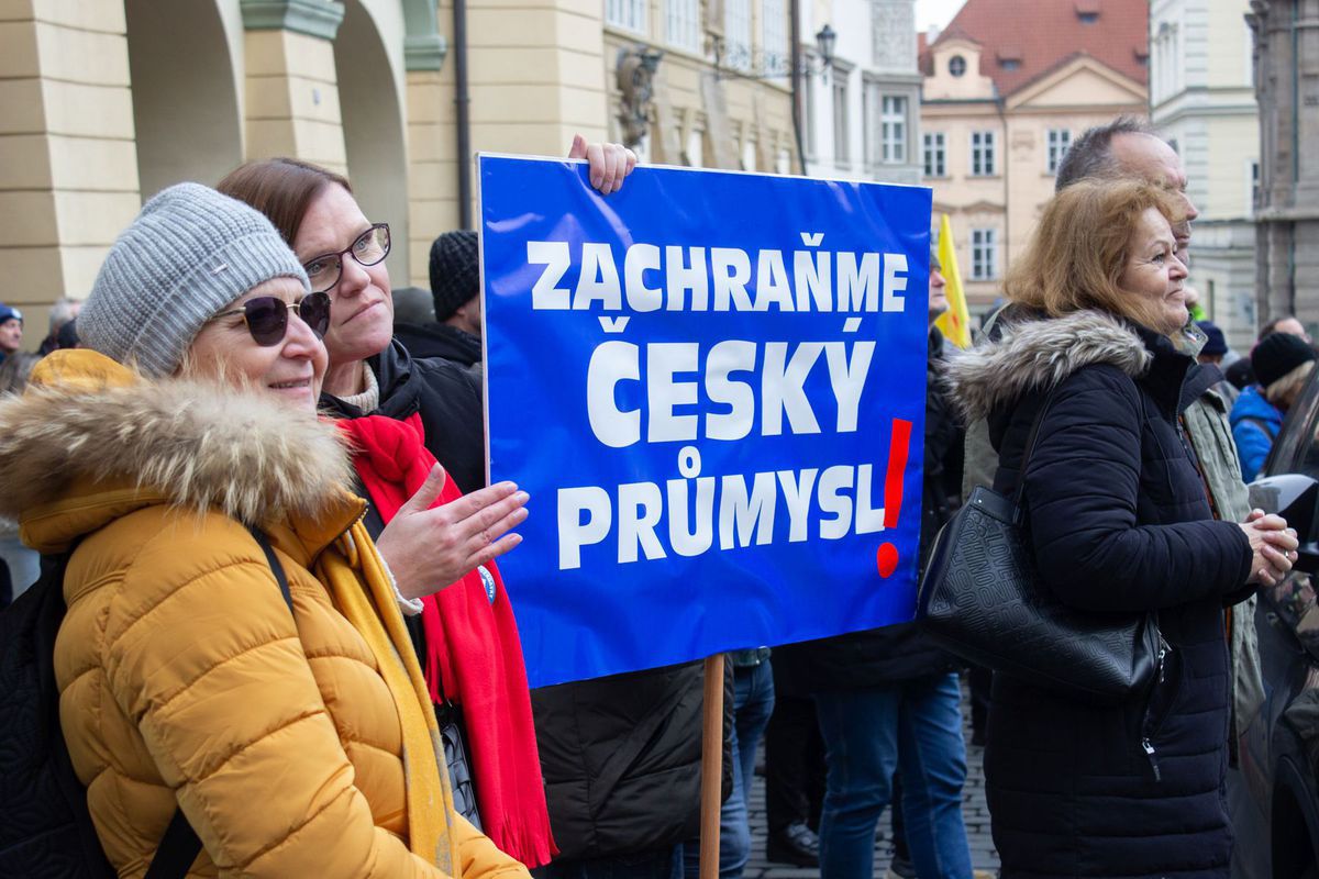 SR Praha odbory demonštrácia Středula vláda Fiala