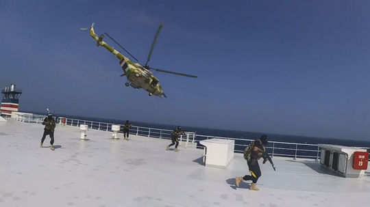 USA potopili tri plavidlá húsíov, ktoré útočili na loď v Červenom mori